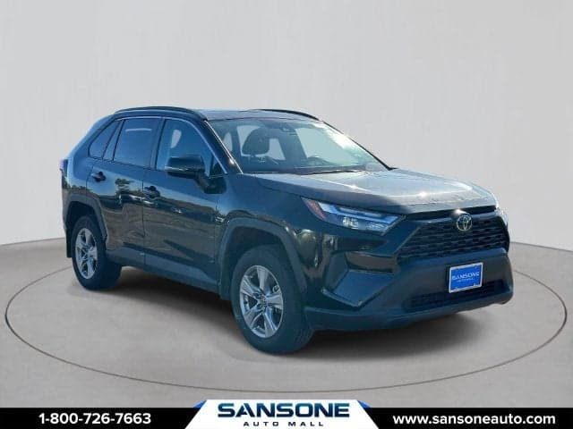 2025 Toyota RAV4 XLE — photo 1 of 5
