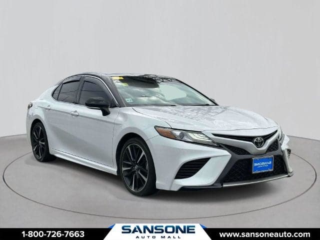 2019 Toyota Camry XSE — photo 1 of 5