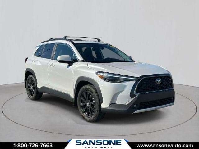 2024 Toyota Corolla Cross XLE — photo 1 of 34