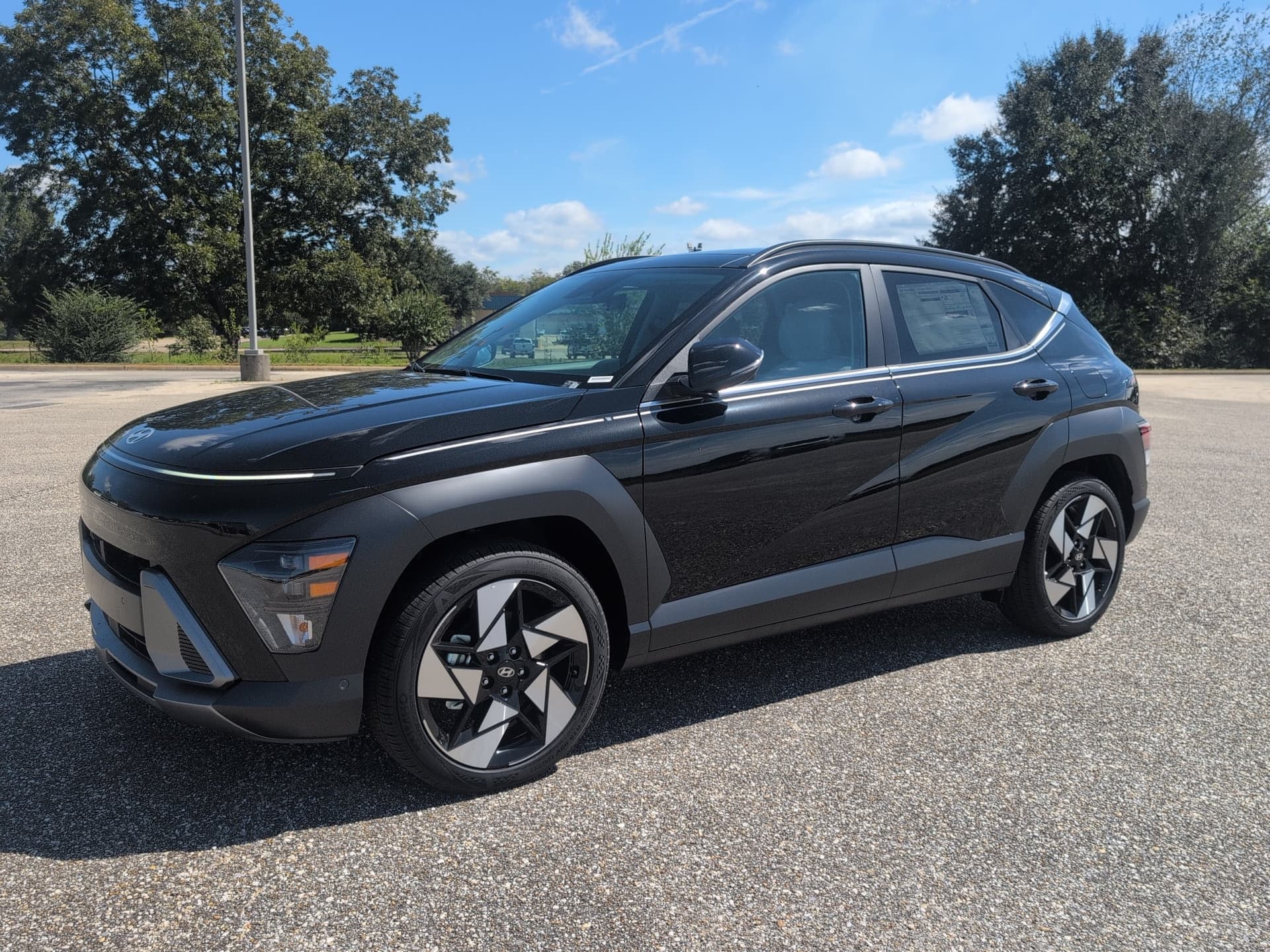 2027 Hyundai Kona Limited — photo 1 of 5