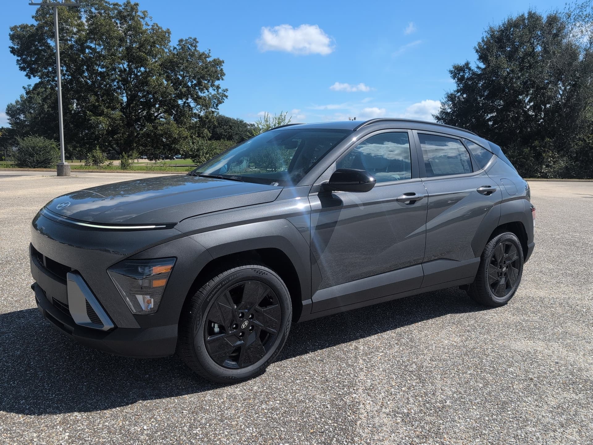 2027 Hyundai Kona SEL Sport — photo 1 of 5