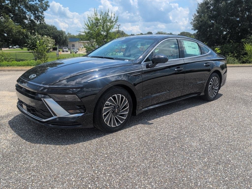 2026 Hyundai Sonata Hybrid Limited — photo 1 of 14