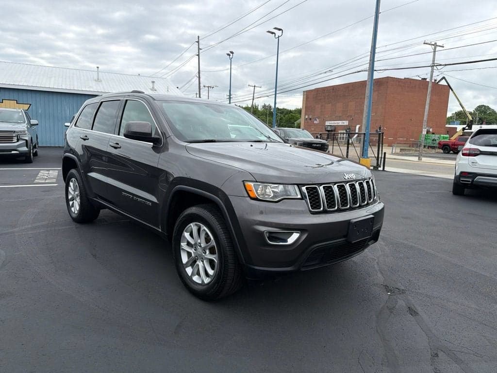 2021 Jeep Grand Cherokee Laredo E — photo 1 of 36