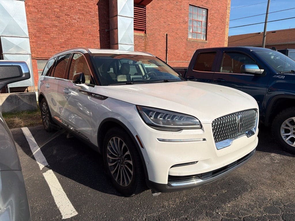 2022 Lincoln Aviator Reserve — photo 1 of 3