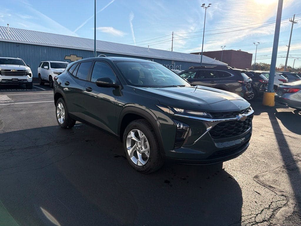 2026 Chevrolet Trax LS — photo 1 of 5