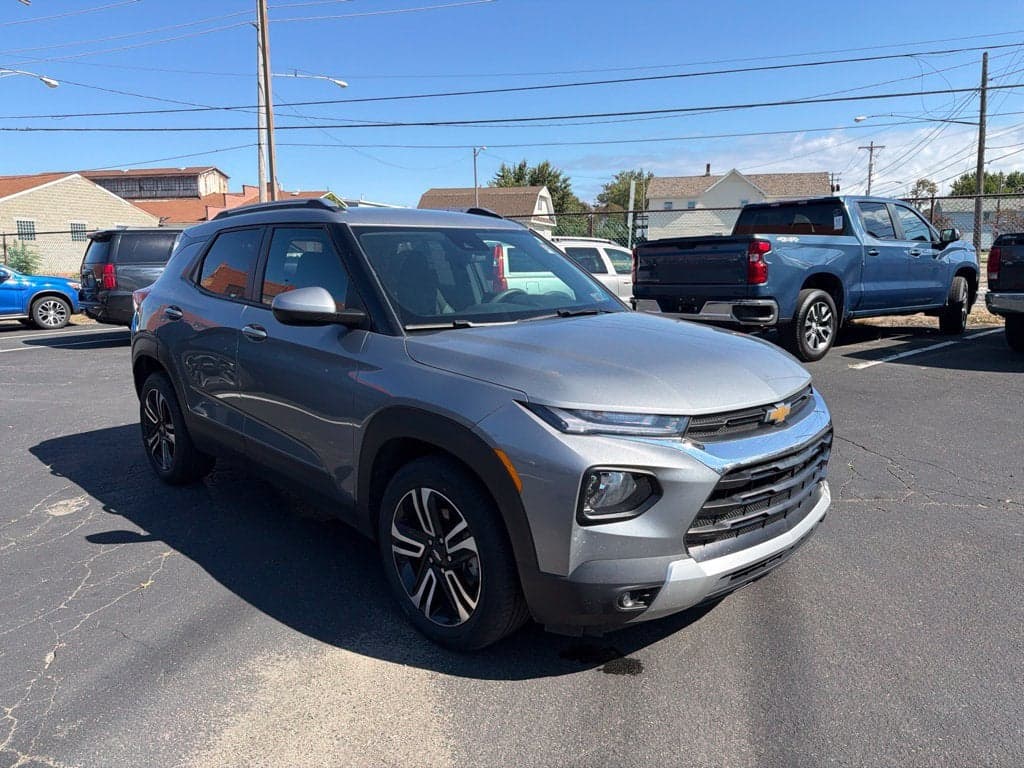 2023 Chevrolet Trailblazer LT — photo 1 of 34