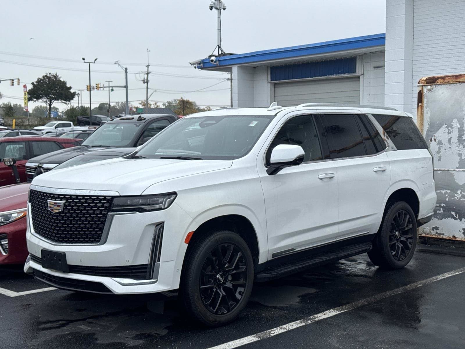 2022 Cadillac Escalade Premium Luxury — photo 1 of 5
