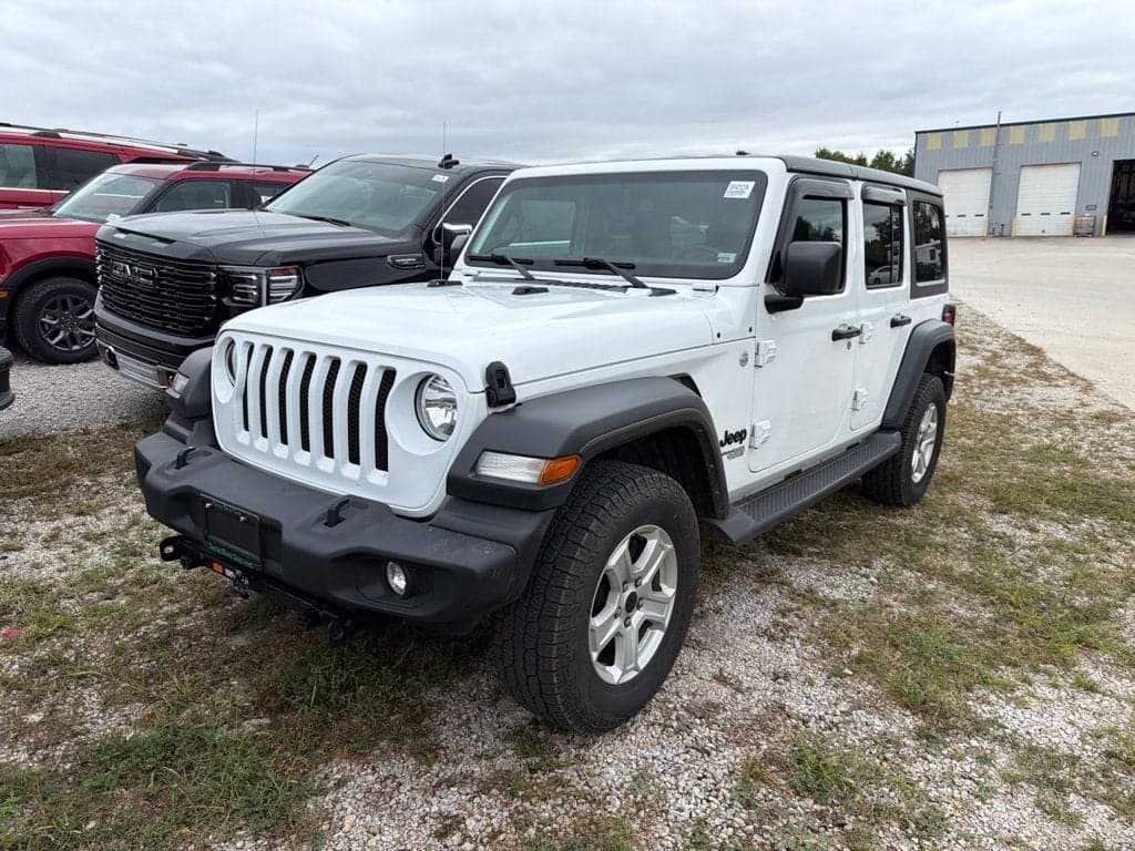 2021 Jeep Wrangler Base — photo 1 of 19
