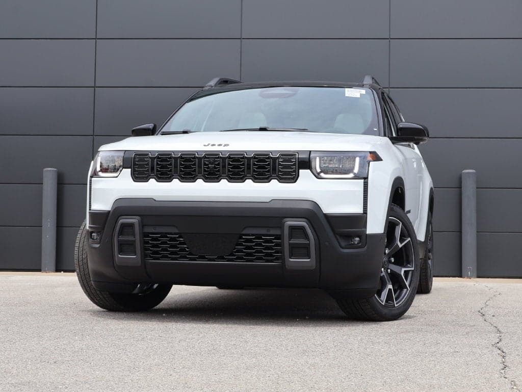 2026 Jeep Cherokee Base — photo 1 of 41