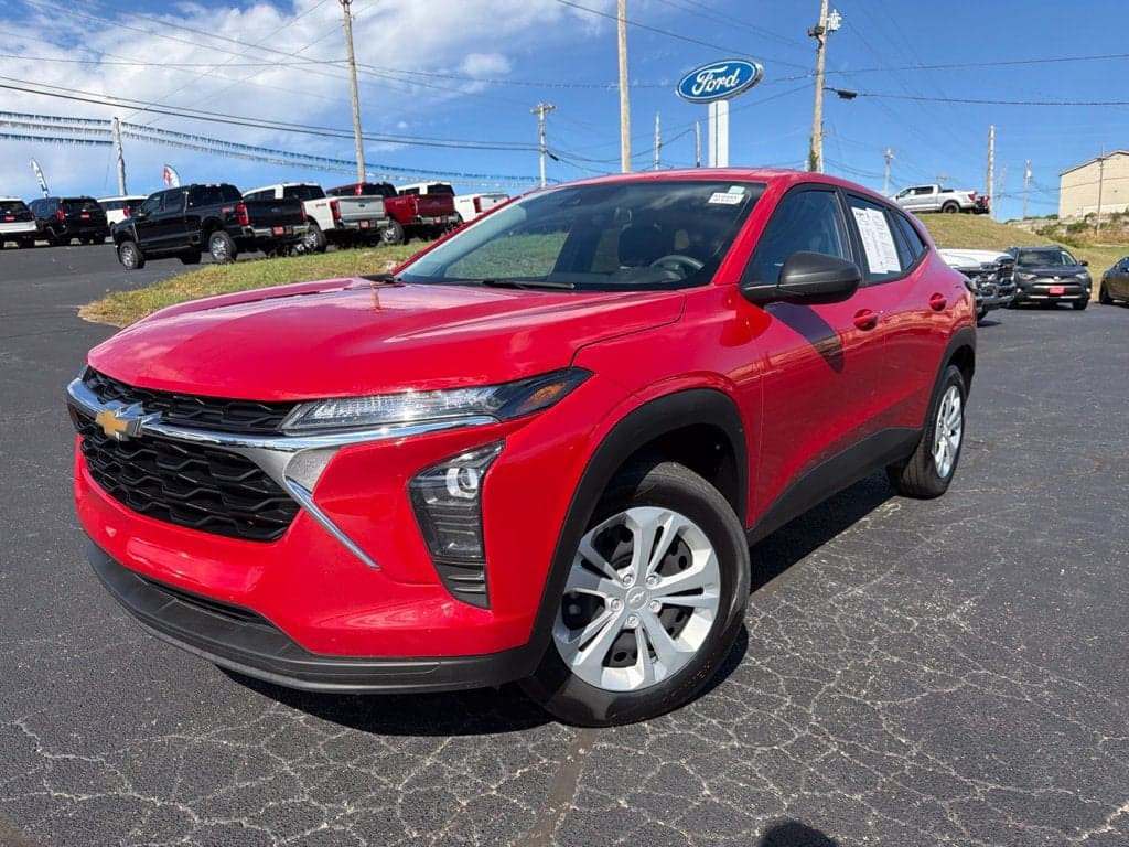 2026 Chevrolet Trax LS — photo 1 of 5