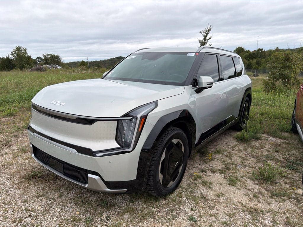2024 Kia EV9 Land — photo 1 of 14