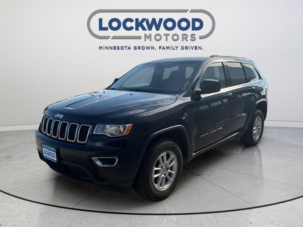 2020 Jeep Grand Cherokee Laredo — photo 1 of 39