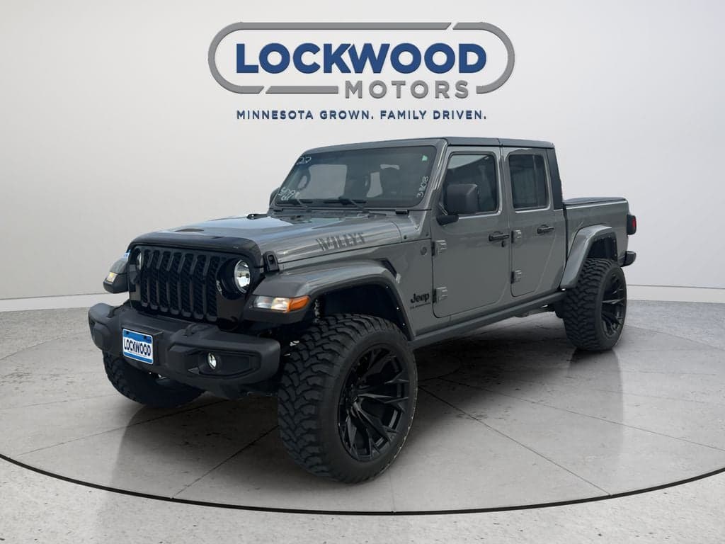 2022 Jeep Gladiator Willys — photo 1 of 41