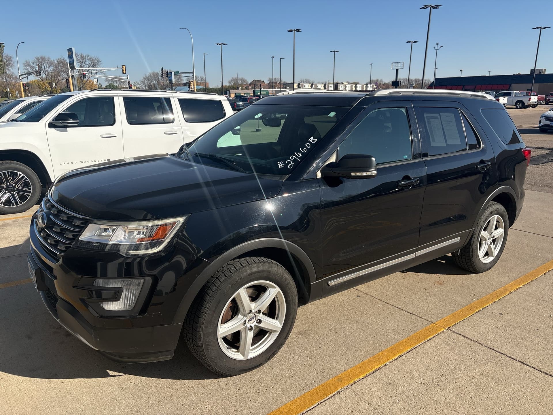 2017 Ford Explorer XLT — photo 1 of 5