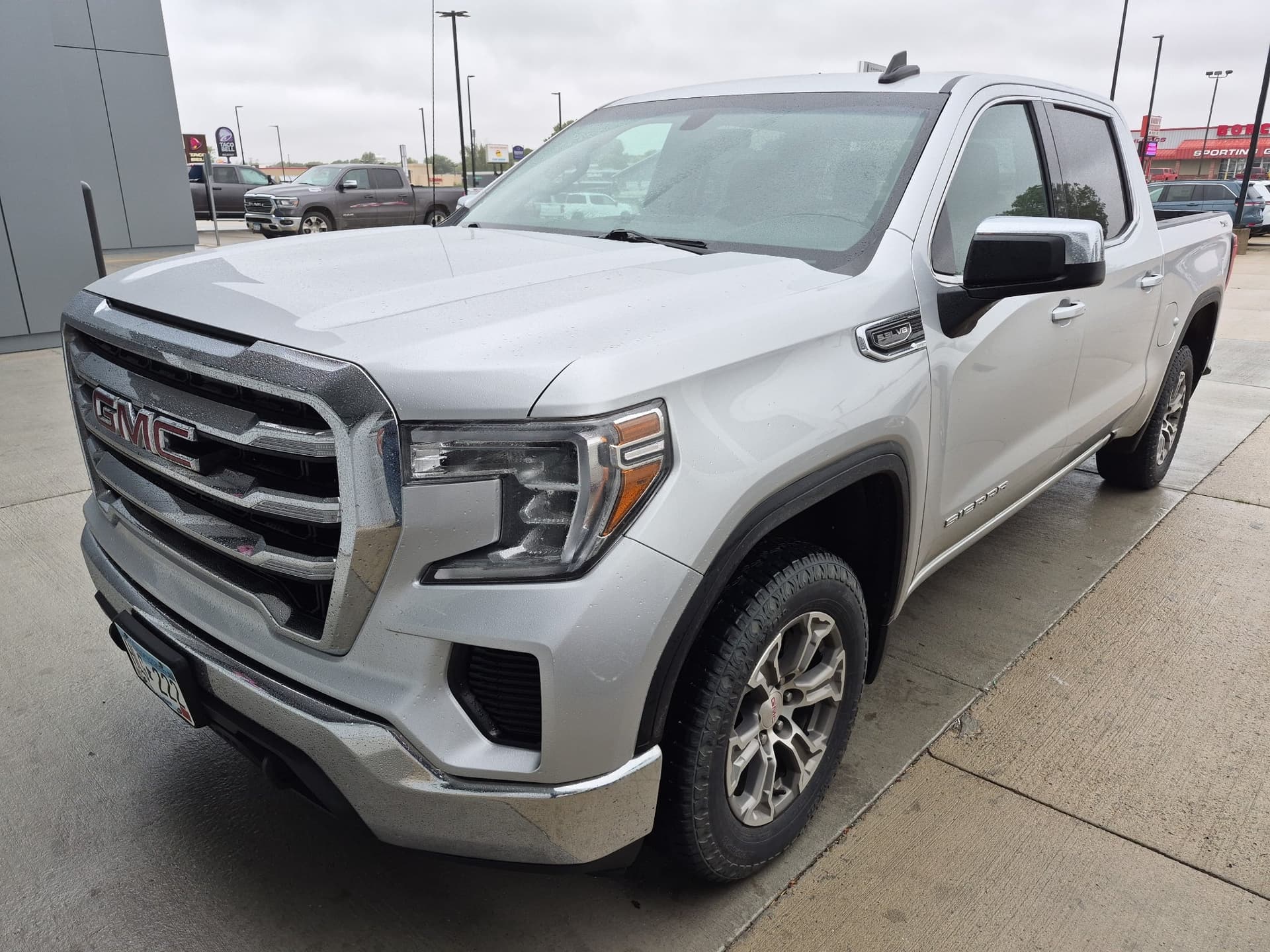 2022 GMC Sierra 1500 Limited SLE — photo 1 of 5