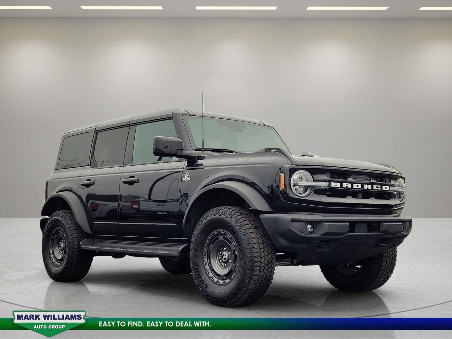 2025 Ford Bronco Outer Banks — photo 1 of 11