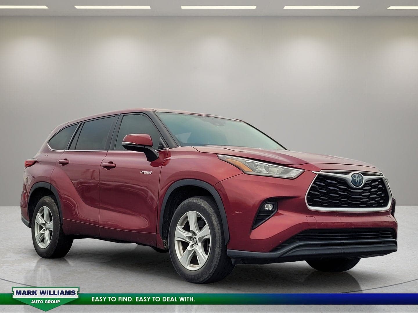 2020 Toyota Highlander Hybrid LE — photo 1 of 11