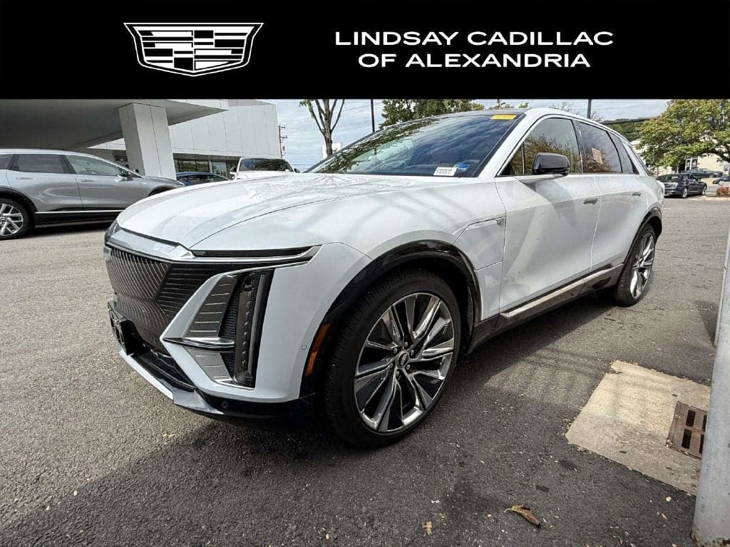 2026 Cadillac LYRIQ Signature Luxury — photo 1 of 5