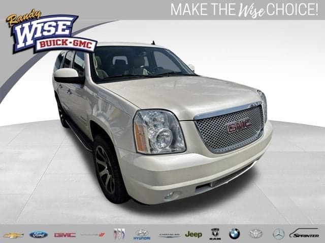 2012 GMC Yukon XL Denali — photo 1 of 5