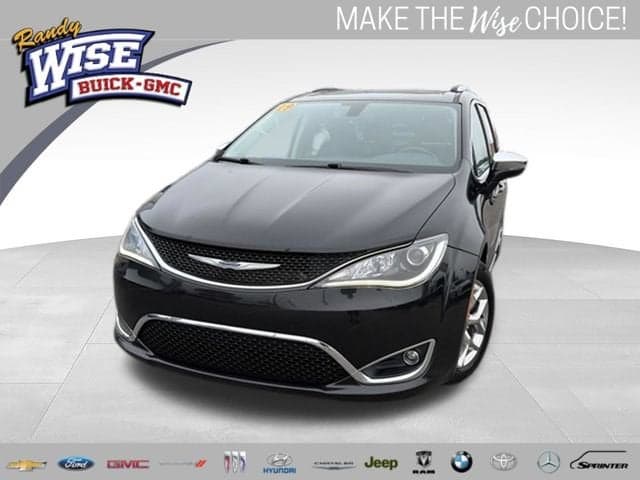 2019 Chrysler Pacifica Limited — photo 1 of 29