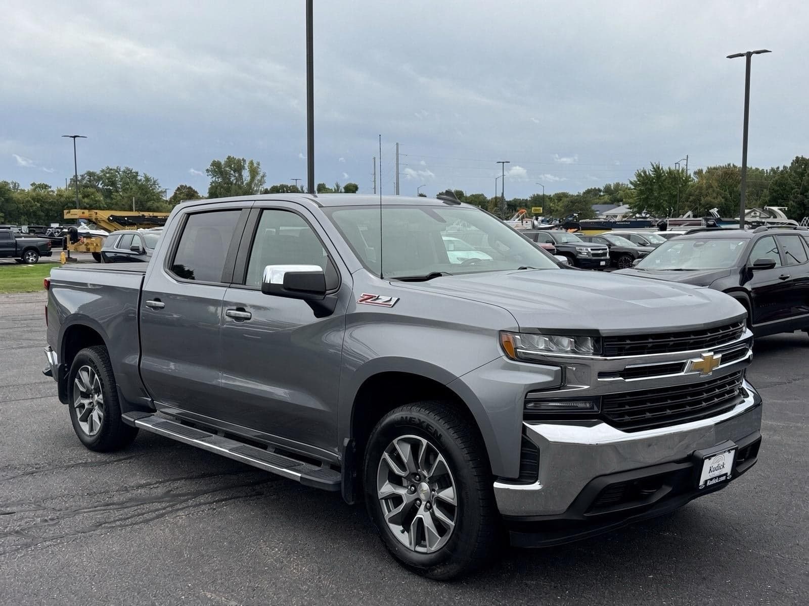 2021 Chevrolet Silverado 1500 LT — photo 1 of 23