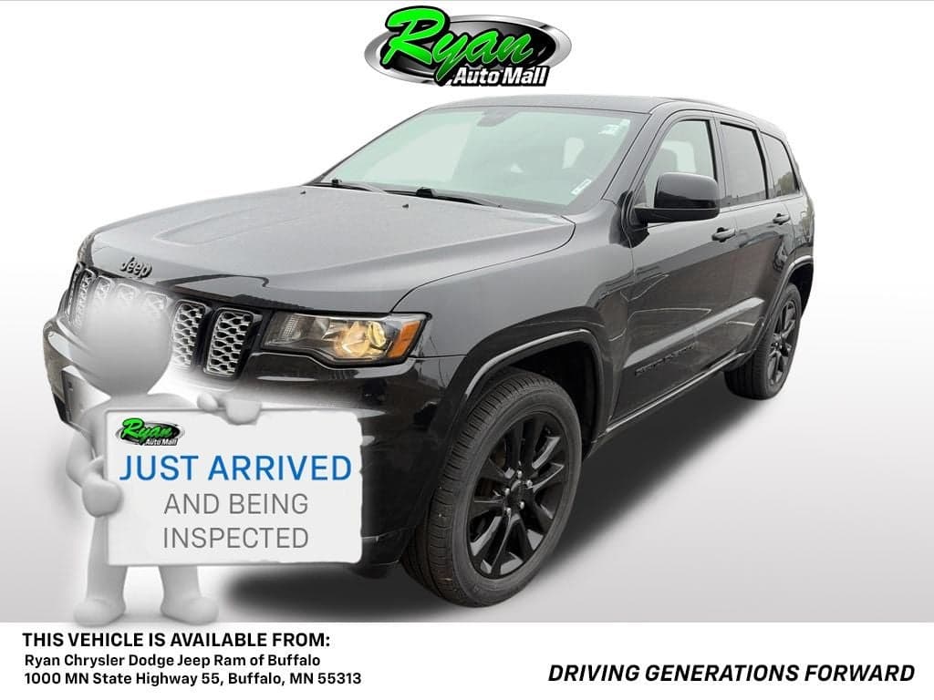 2019 Jeep Grand Cherokee Altitude — photo 1 of 15