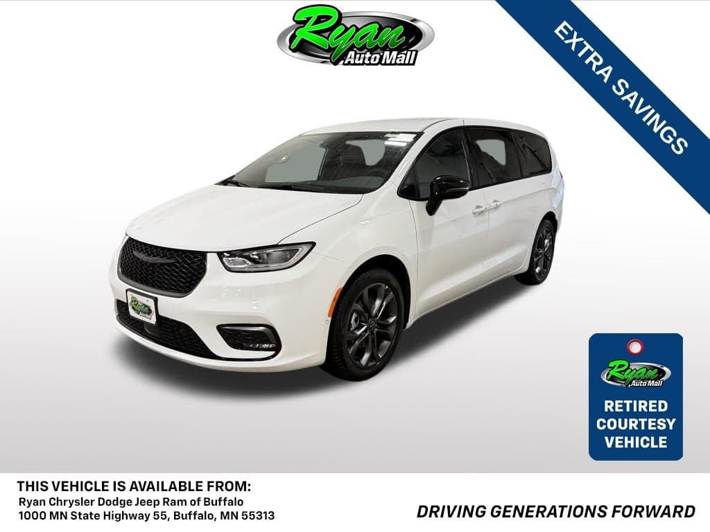 2026 Chrysler Pacifica Select — photo 1 of 32
