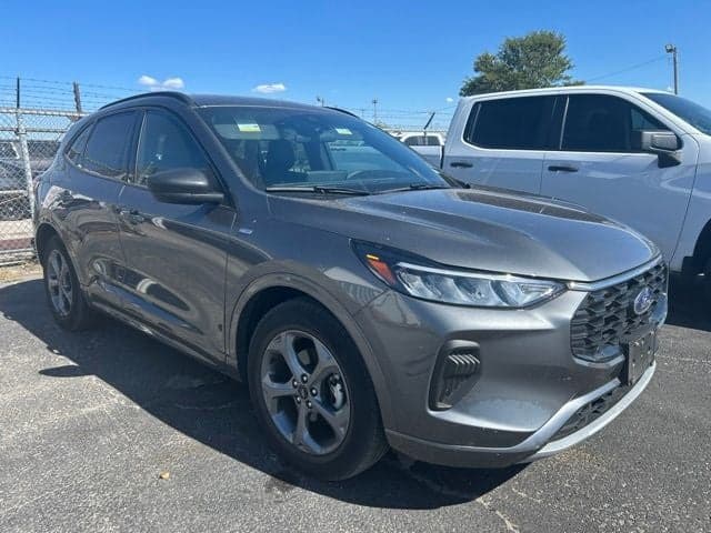 2023 Ford Escape ST-Line — photo 1 of 8