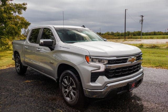 2022 Chevrolet Silverado 1500 LT — photo 1 of 5