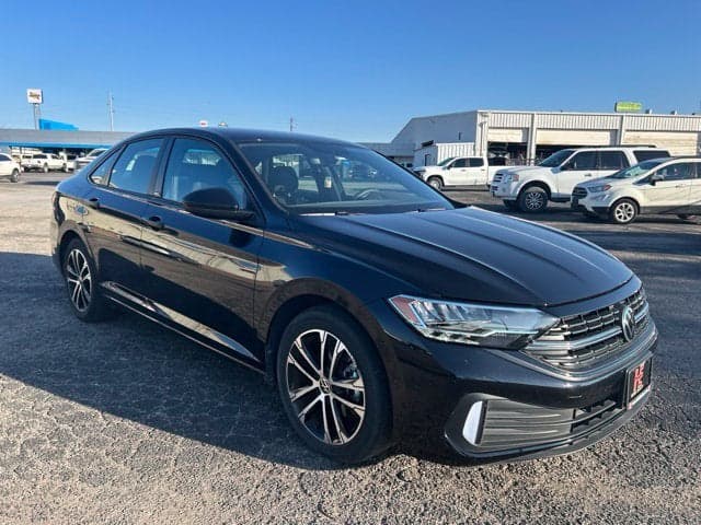2023 Volkswagen Jetta Sport — photo 1 of 8