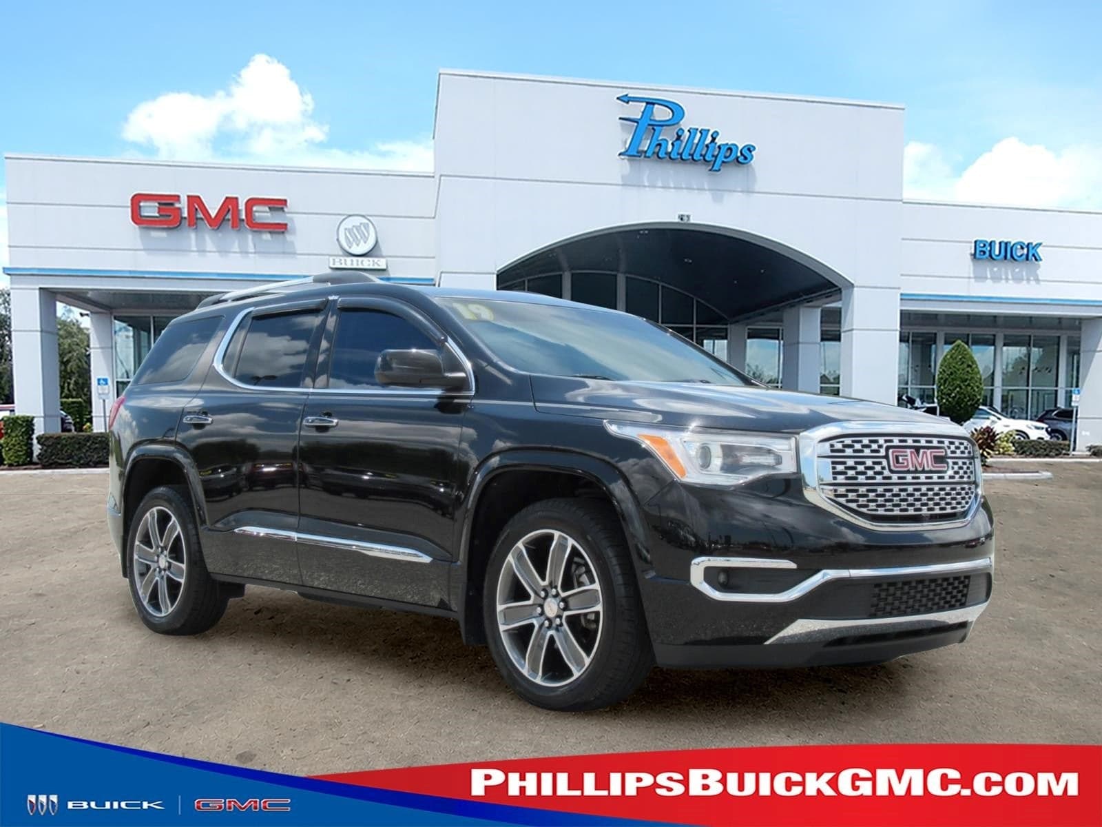 2019 GMC Acadia Denali — photo 1 of 40