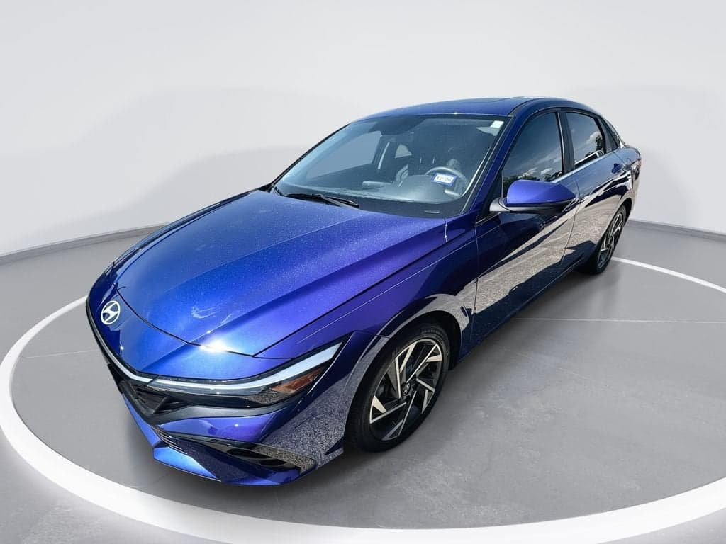 2024 Hyundai Elantra Limited — photo 1 of 12