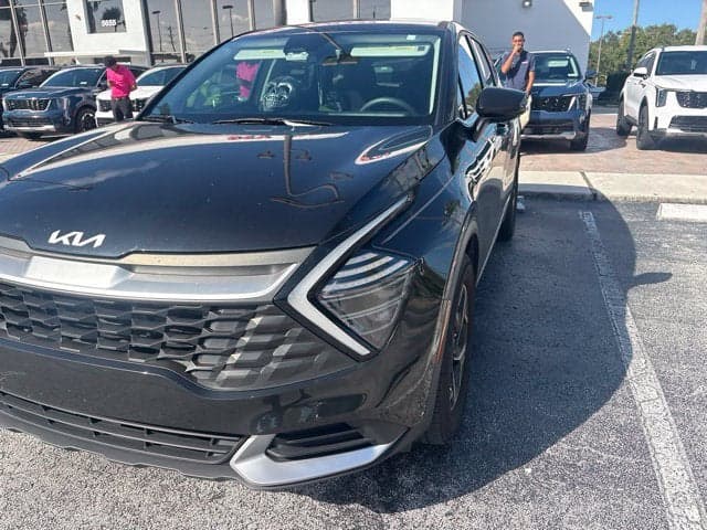 2025 Kia Sportage LX — photo 1 of 5