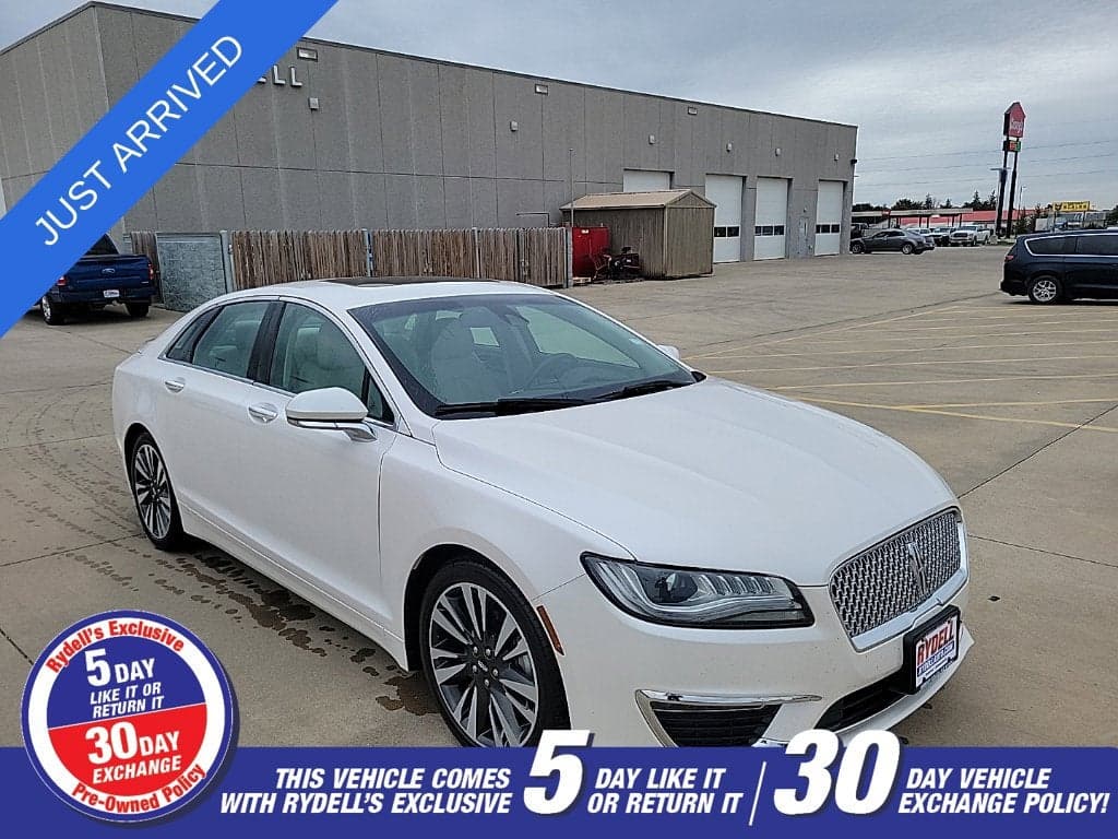 2018 Lincoln MKZ Reserve — photo 1 of 16