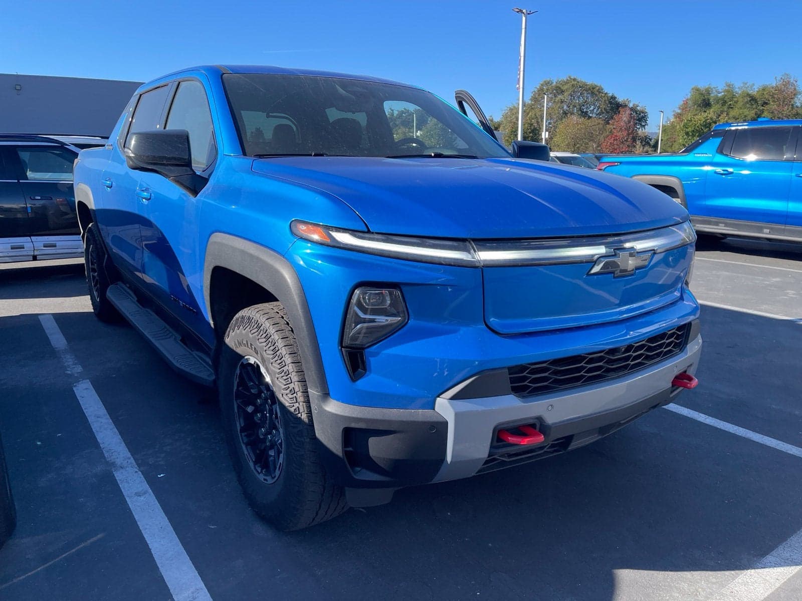 2026 Chevrolet Silverado EV Max Range Trail Boss — photo 1 of 7