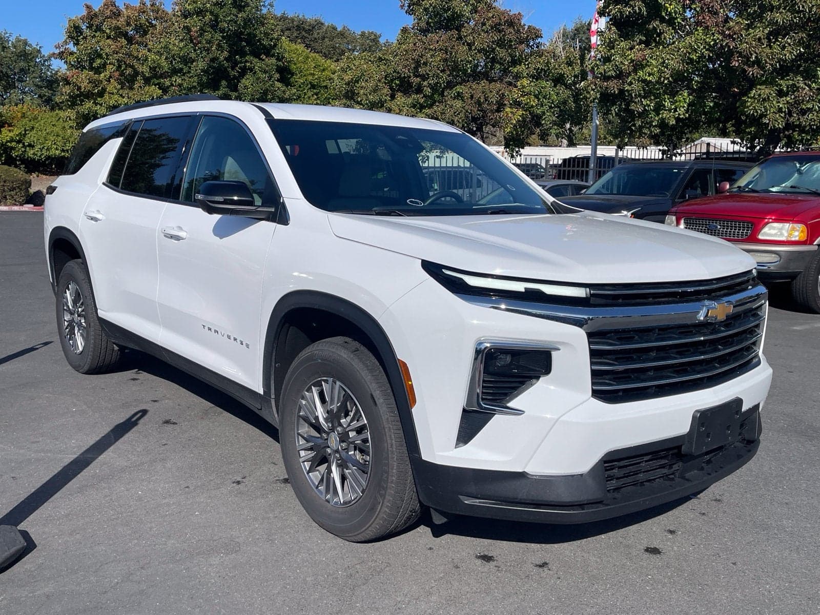 2026 Chevrolet Traverse AWD LT — photo 1 of 19