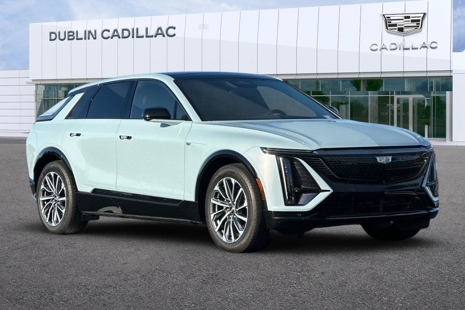 2024 Cadillac LYRIQ Sport — photo 1 of 5