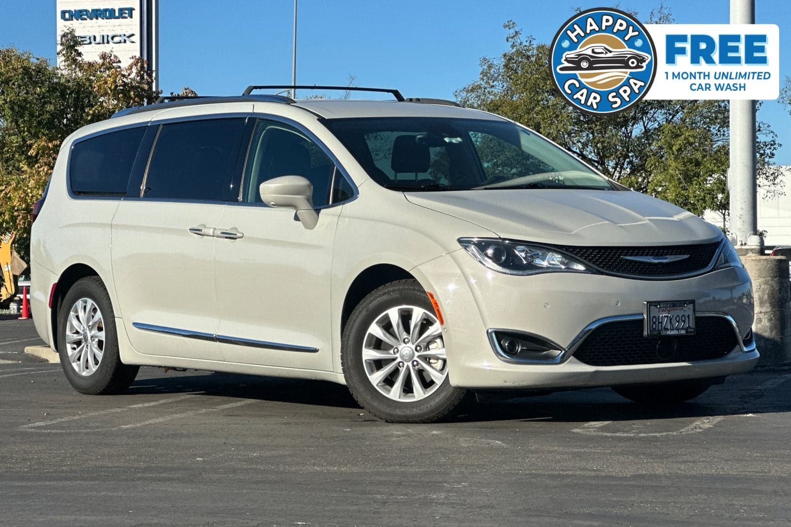 2019 Chrysler Pacifica Touring L — photo 1 of 5