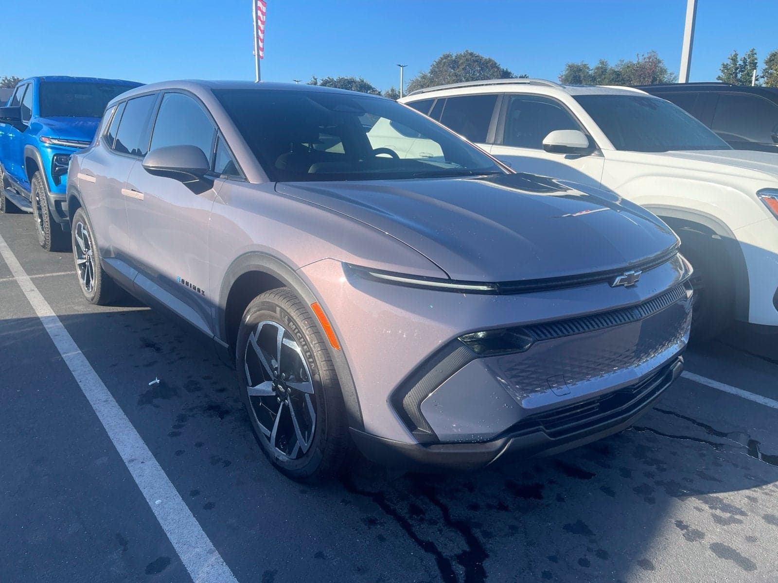 2025 Chevrolet Equinox EV LT — photo 1 of 7