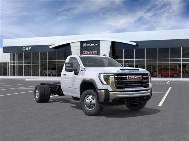 2026 GMC Sierra 3500 HD Chassis Cab Pro — photo 1 of 24