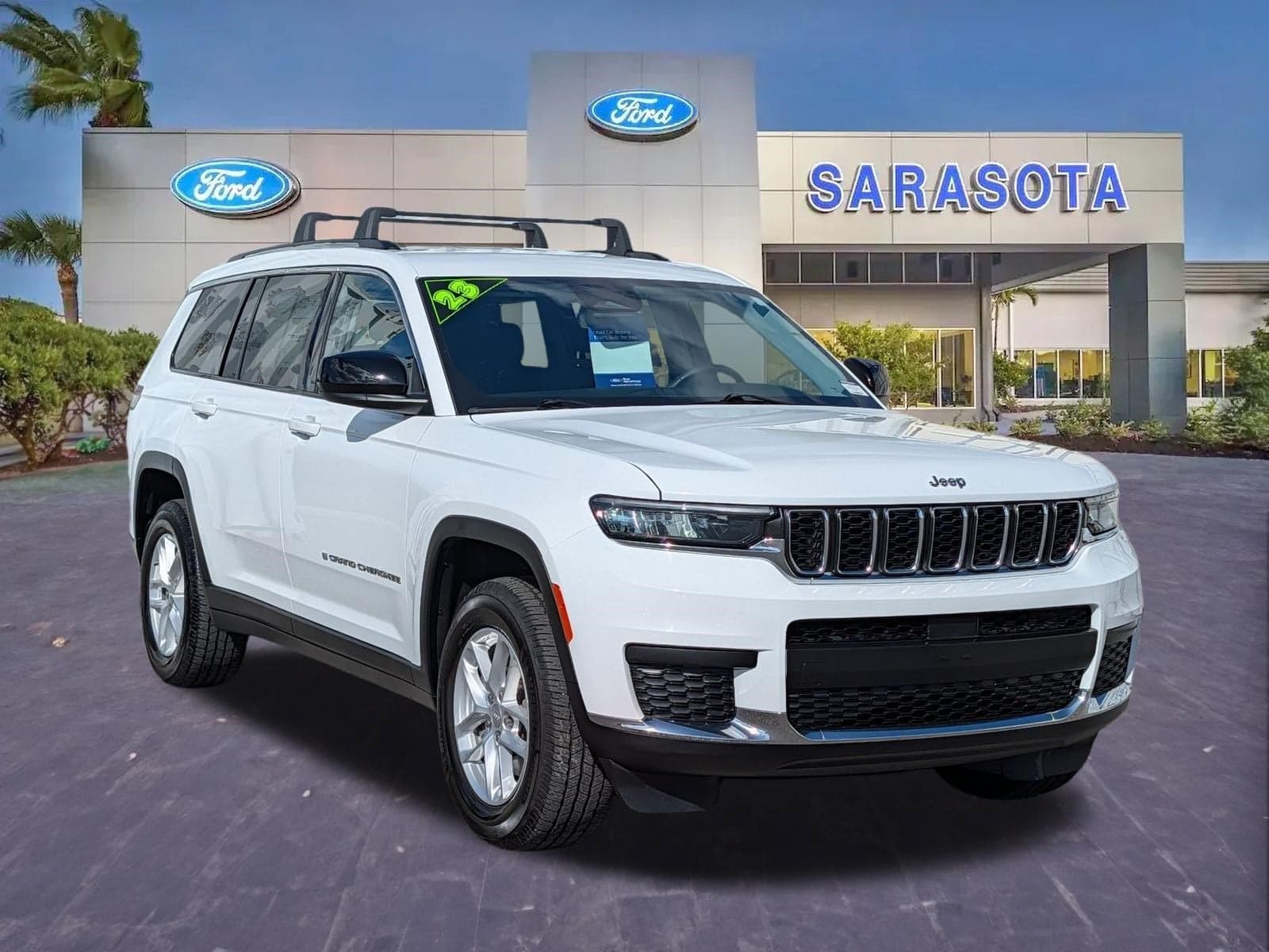 2023 Jeep Grand Cherokee L Laredo — photo 1 of 5