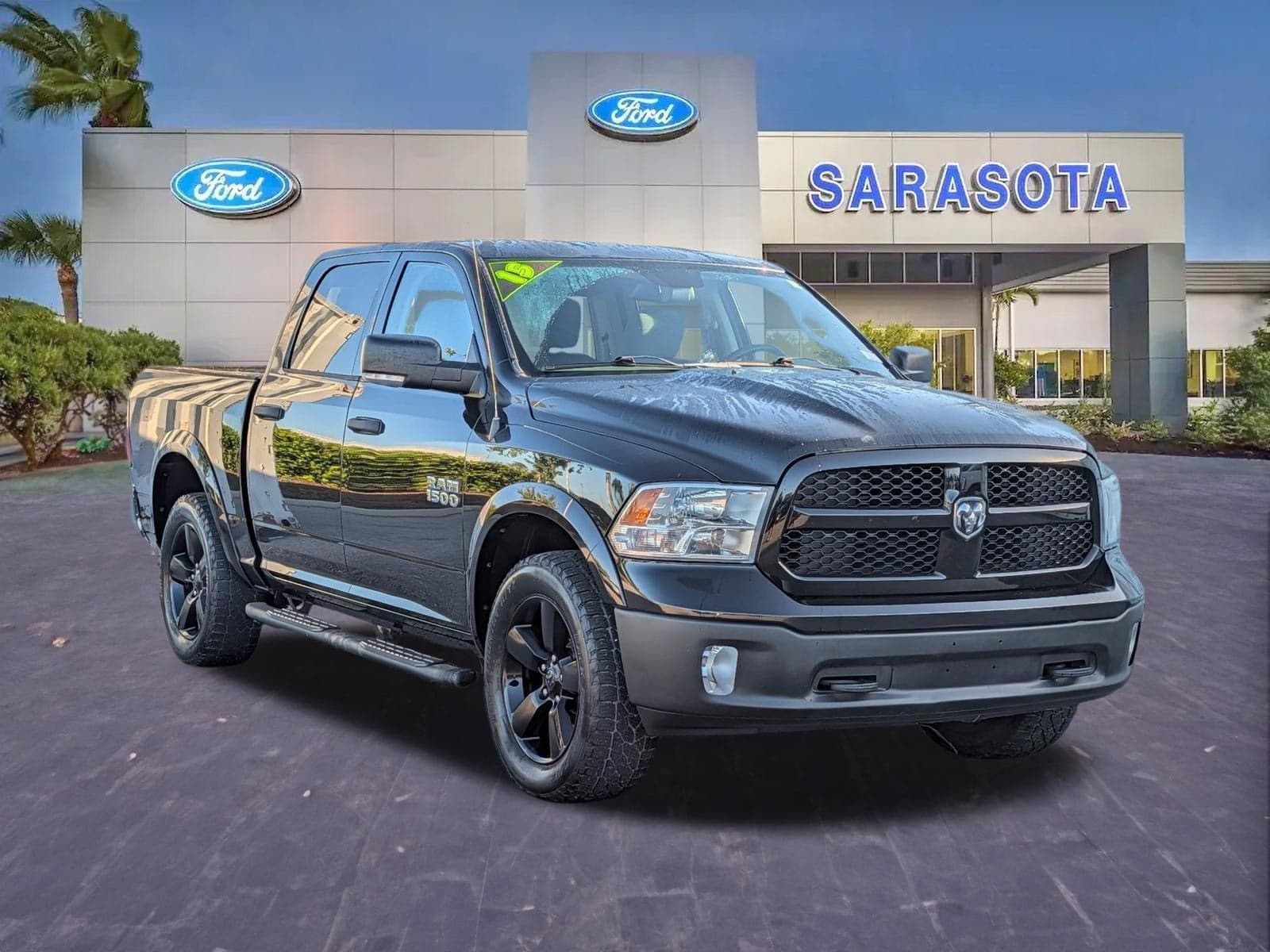 2015 RAM 1500 SLT — photo 1 of 5