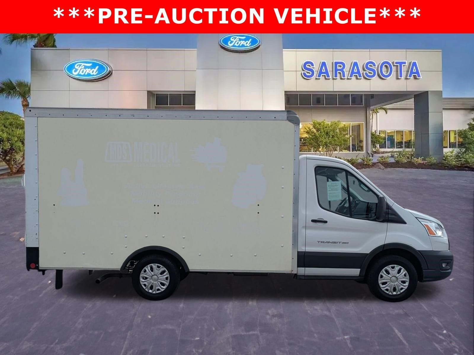 2022 Ford Transit Cutaway Base — photo 1 of 5