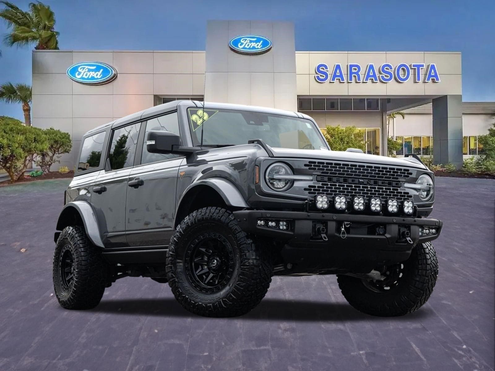 2023 Ford Bronco Badlands — photo 1 of 66