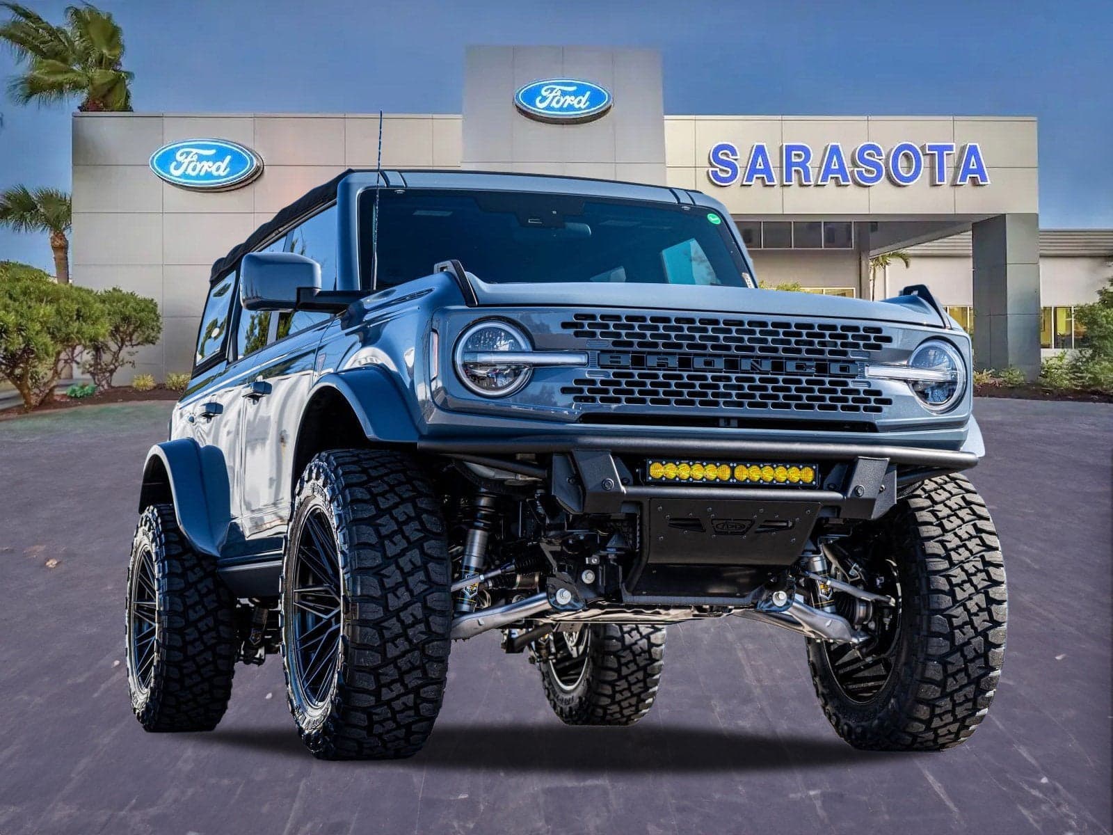 2025 Ford Bronco Badlands — photo 1 of 5