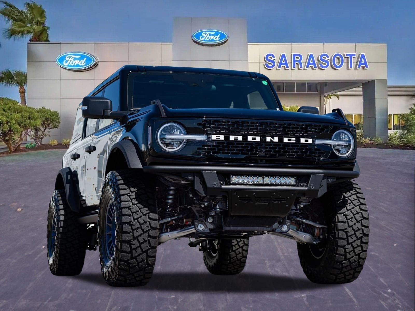 2025 Ford Bronco Badlands — photo 1 of 5