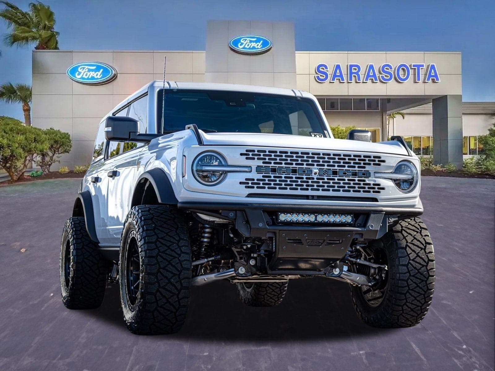 2025 Ford Bronco Badlands — photo 1 of 5