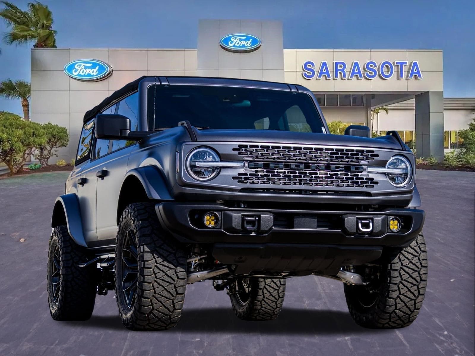 2025 Ford Bronco Badlands — photo 1 of 5