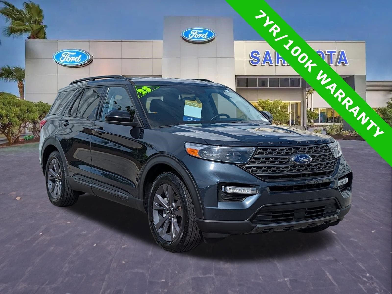 2023 Ford Explorer XLT — photo 1 of 3