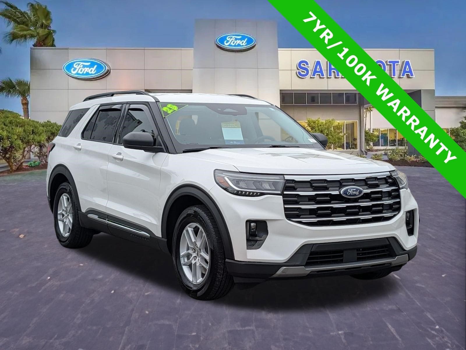 2025 Ford Explorer Active — photo 1 of 37